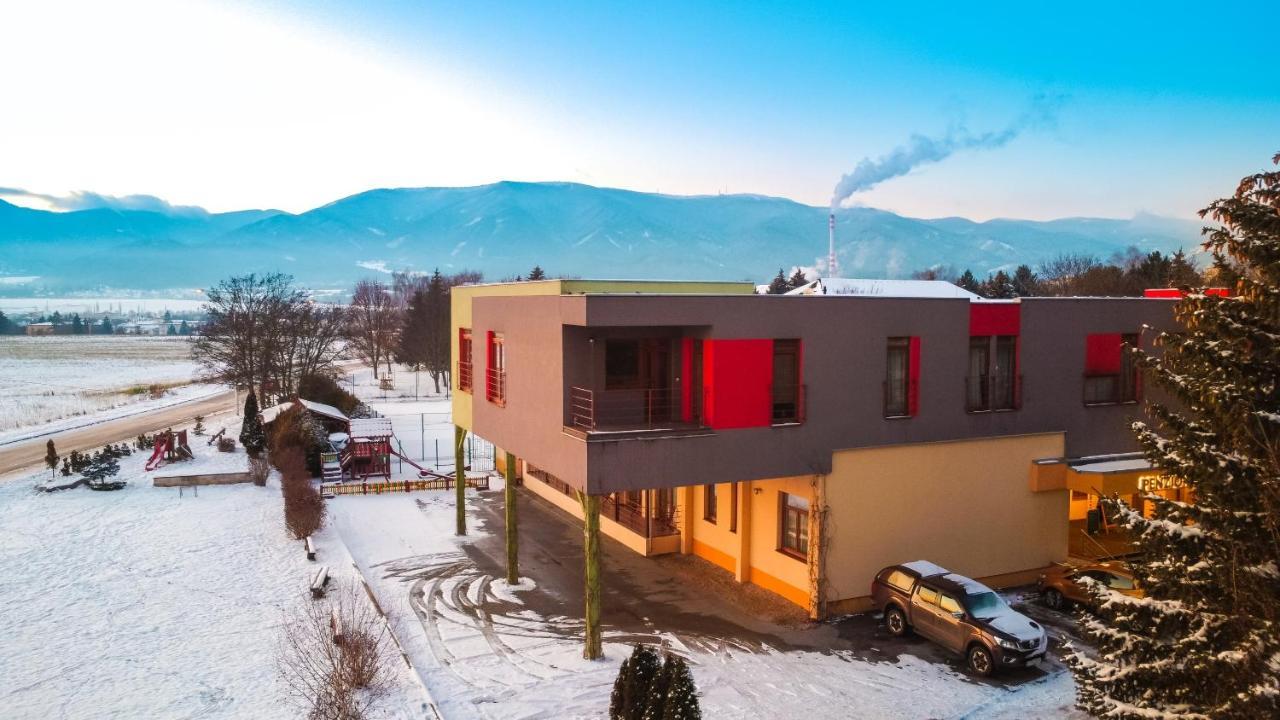 Penzion Ladoven Skvela Kuchyna A Rodinna Atmosfera Martin Dış mekan fotoğraf